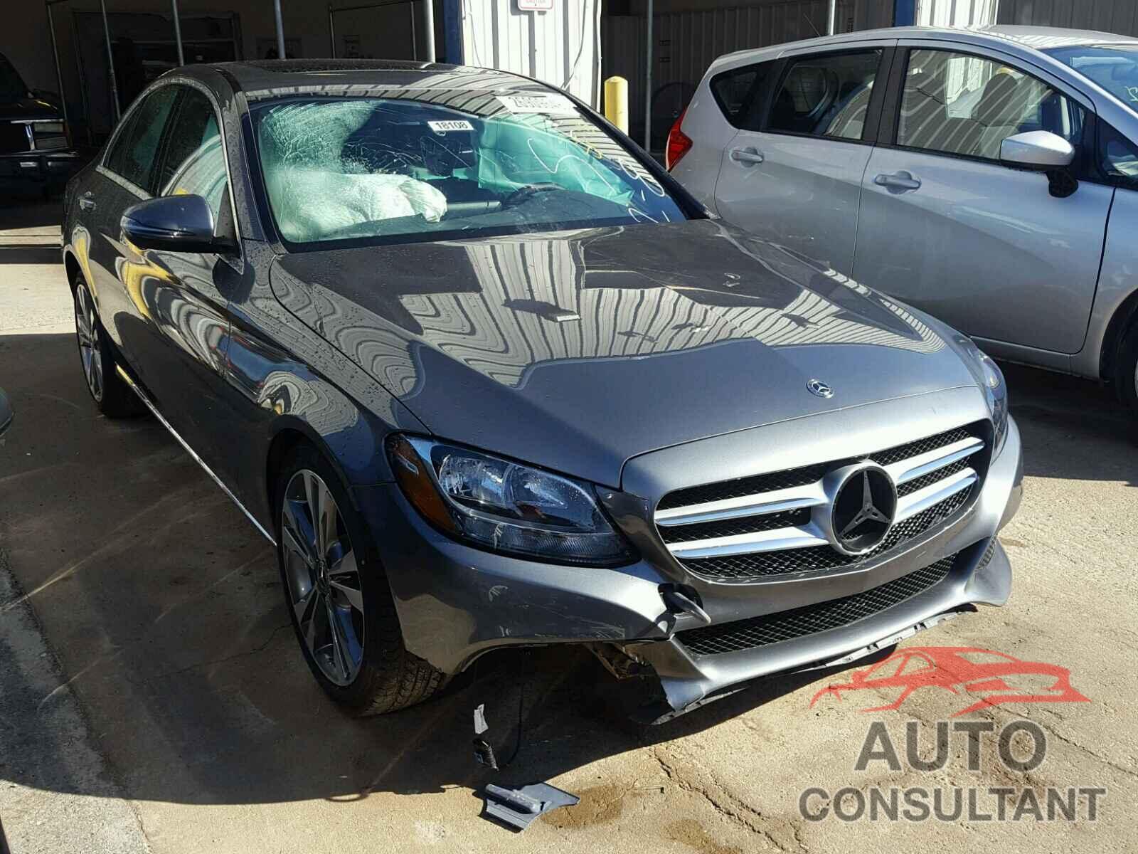 MERCEDES-BENZ C300 2018 - 55SWF4JB8JU244643