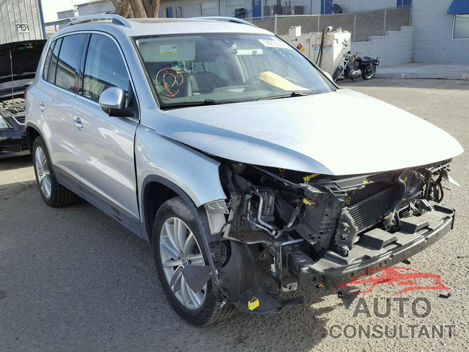 VOLKSWAGEN TIGUAN 2016 - WVGAV7AX4GW562657