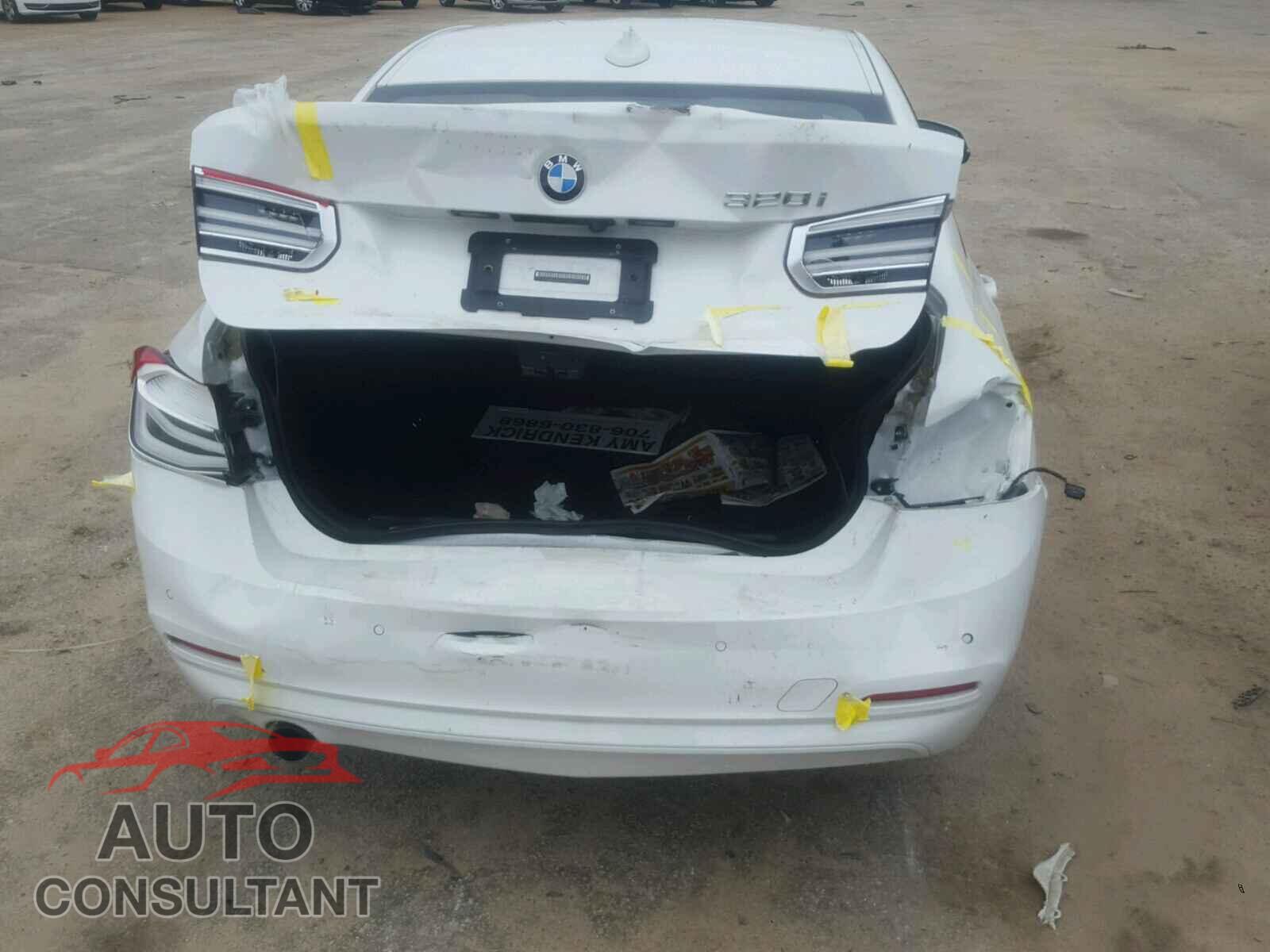 BMW 3 SERIES 2016 - WBA8E1G52GNU10207