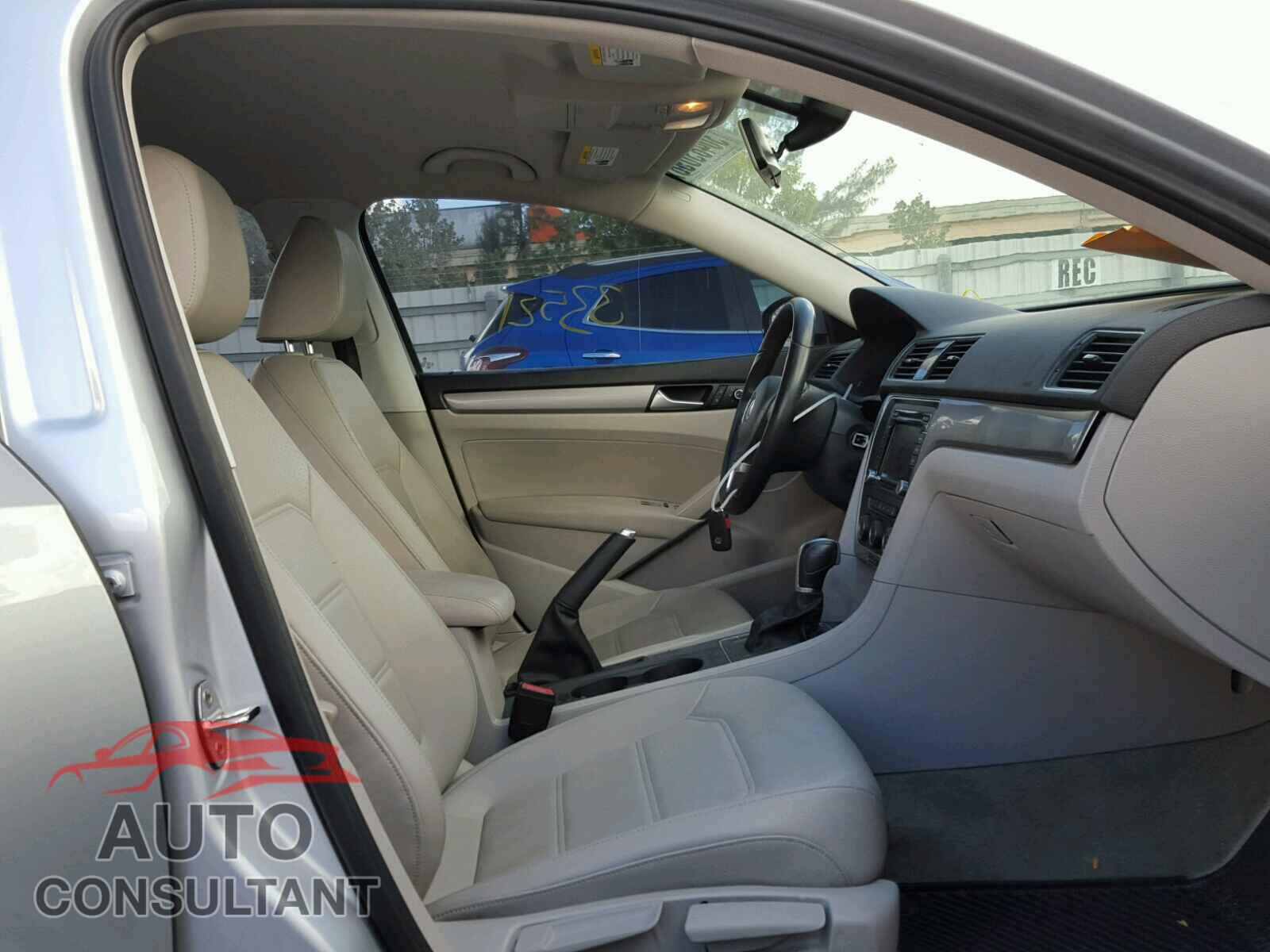 VOLKSWAGEN PASSAT 2015 - 1VWAT7A37FC086442