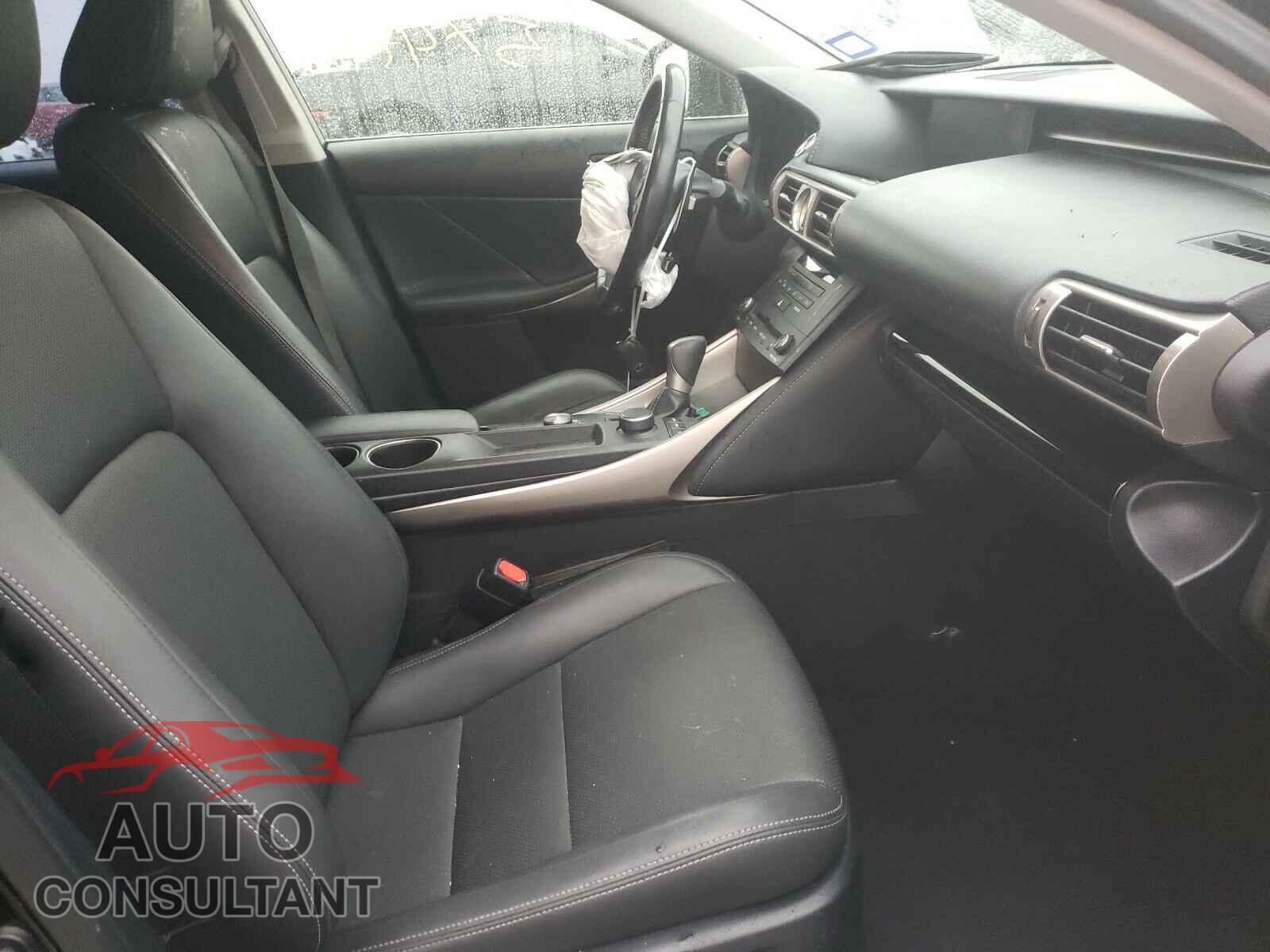 LEXUS IS 2016 - JTHBA1D22G5011942