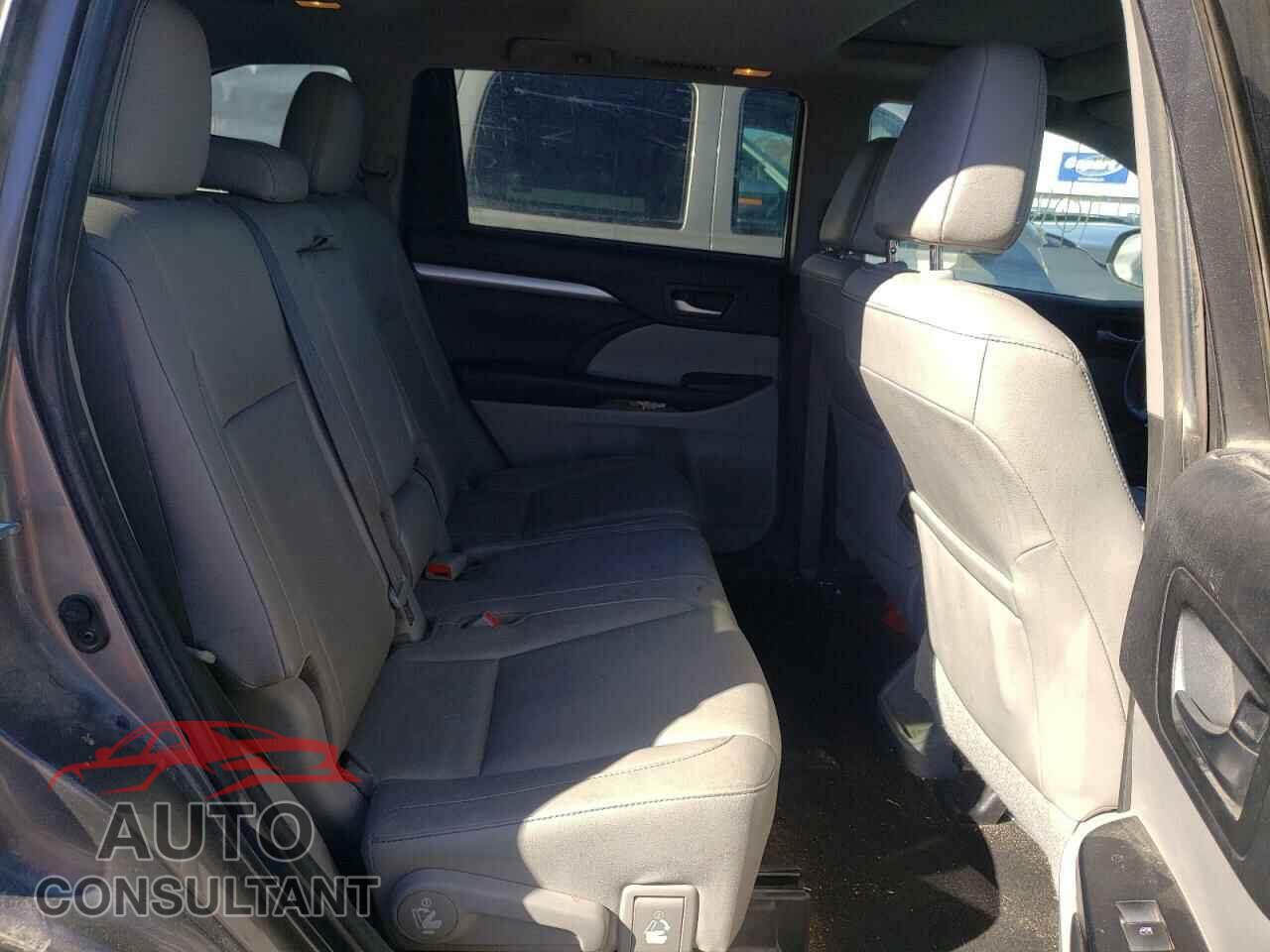 TOYOTA HIGHLANDER 2018 - 5TDJZRFH2JS524373
