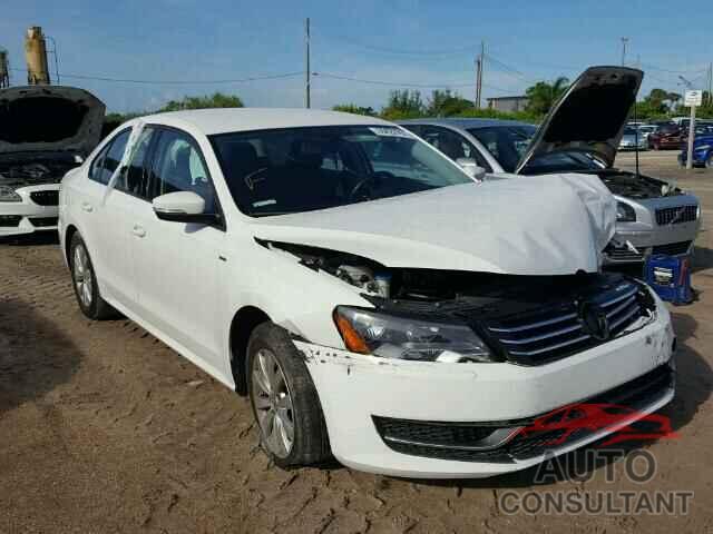 VOLKSWAGEN PASSAT 2015 - 1VWAS7A30FC017594