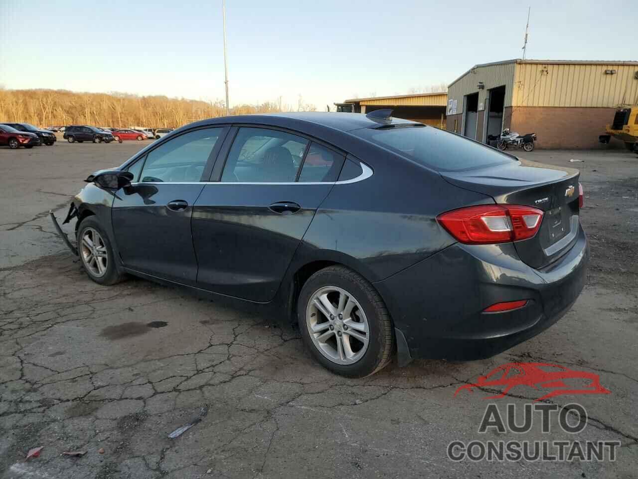 CHEVROLET CRUZE 2018 - 1G1BE5SM7J7176424