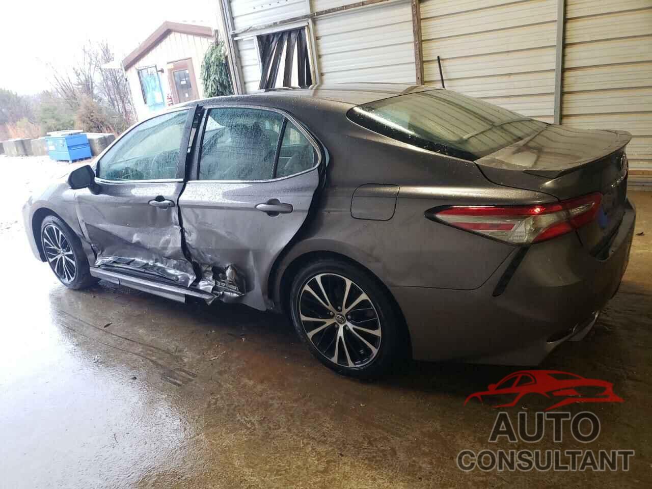 TOYOTA CAMRY 2018 - 4T1B11HKXJU657847