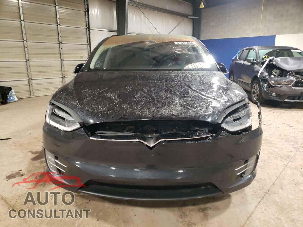 TESLA MODEL X 2016 - 5YJXCBE43GF000910