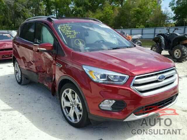 FORD ESCAPE 2017 - 1FMCU0J96HUB19797