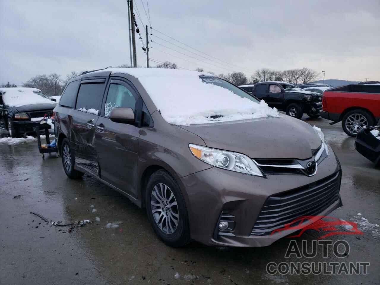 TOYOTA SIENNA 2018 - 5TDYZ3DC4JS943120