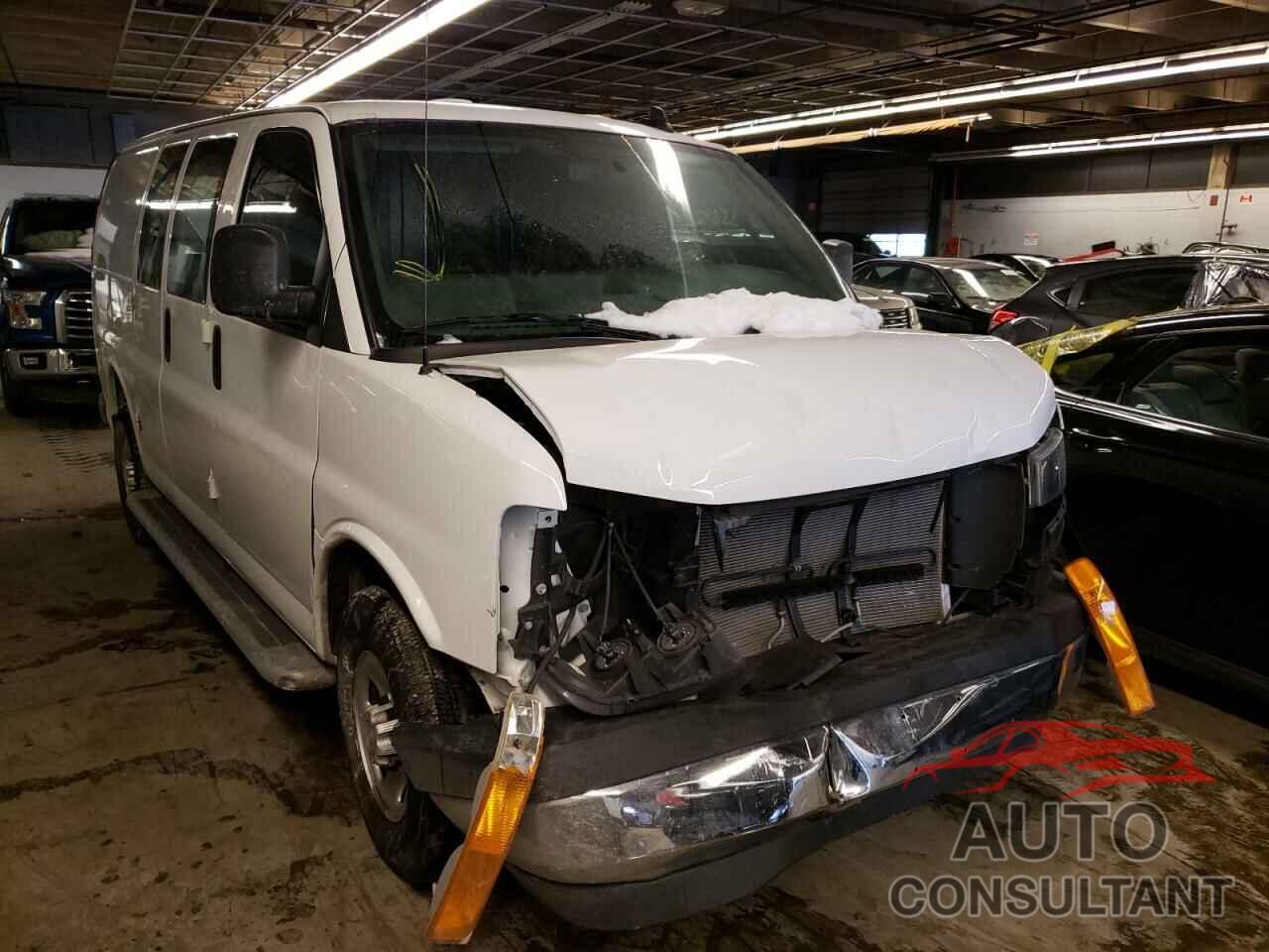 CHEVROLET EXPRESS 2020 - 1GCWGAFG4L1271383