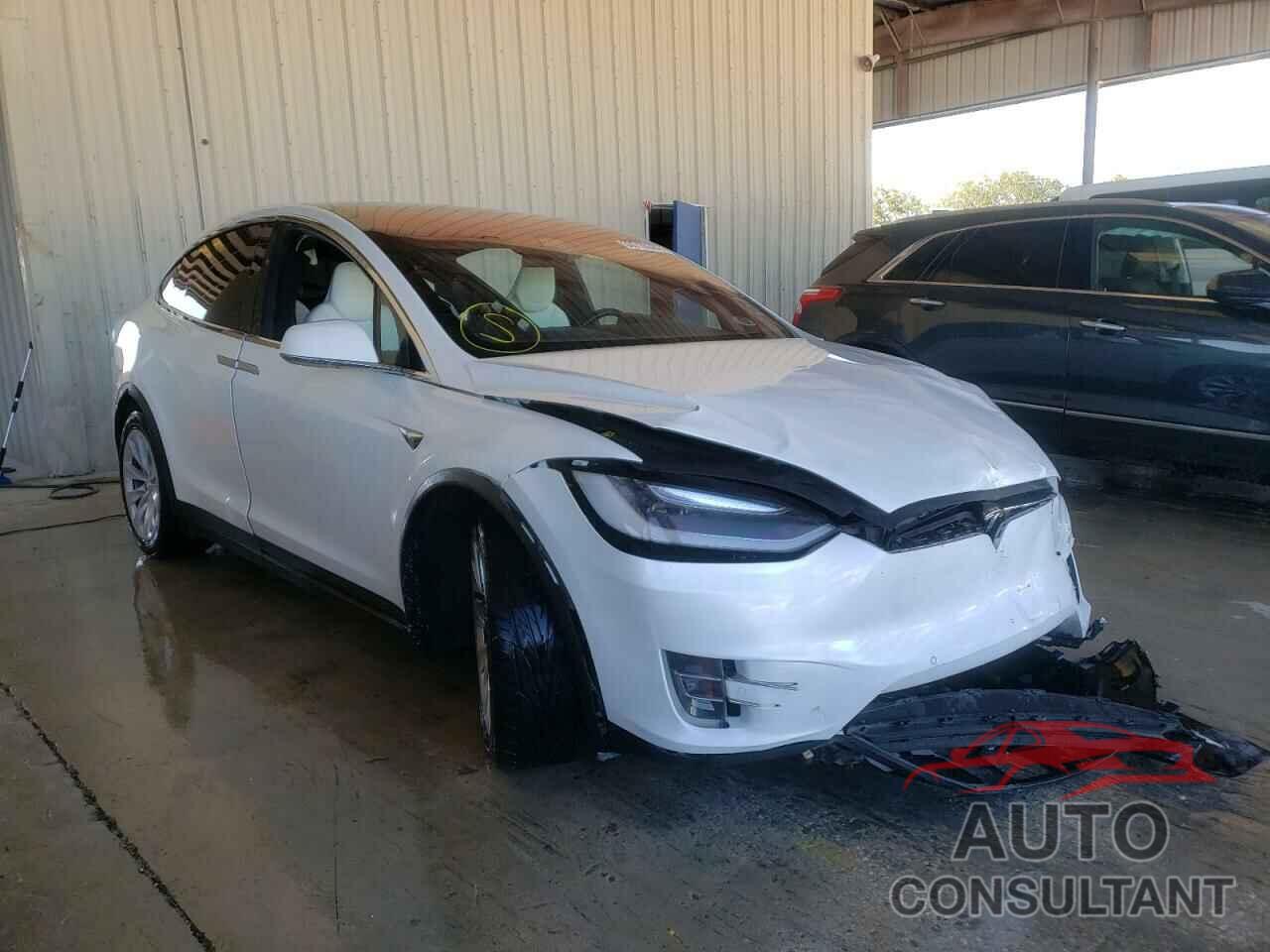 TESLA MODEL X 2017 - 5YJXCBE25HF061000