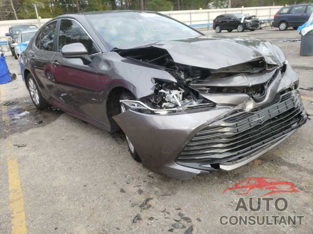 TOYOTA CAMRY 2018 - 4T1B11HK2JU600347