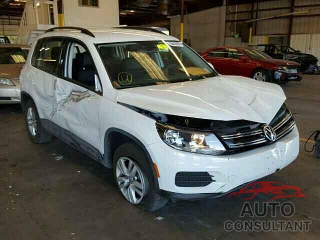 VOLKSWAGEN TIGUAN 2016 - WVGBV7AX1GW548753