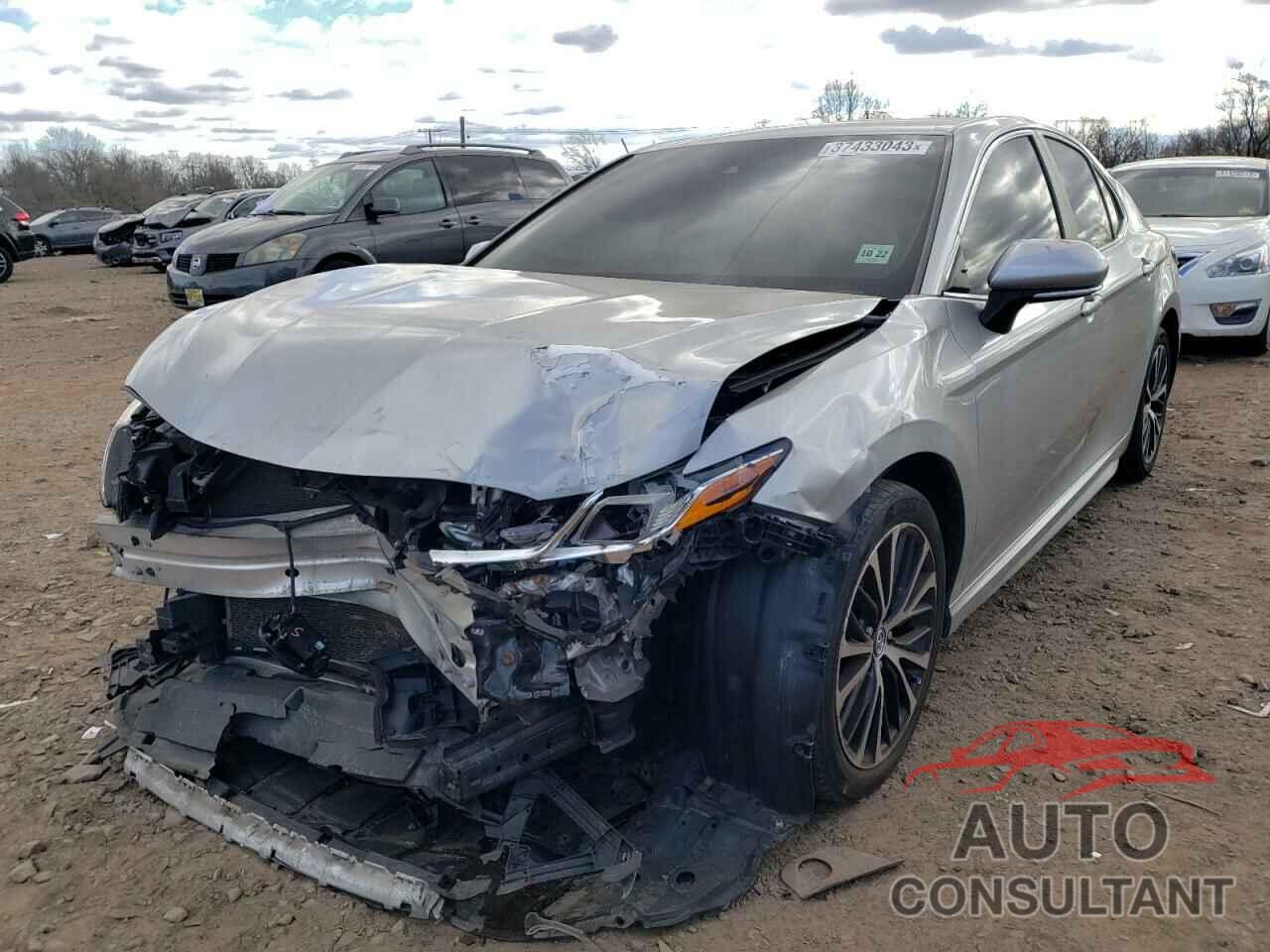 TOYOTA CAMRY 2018 - 4T1B11HK4JU029489
