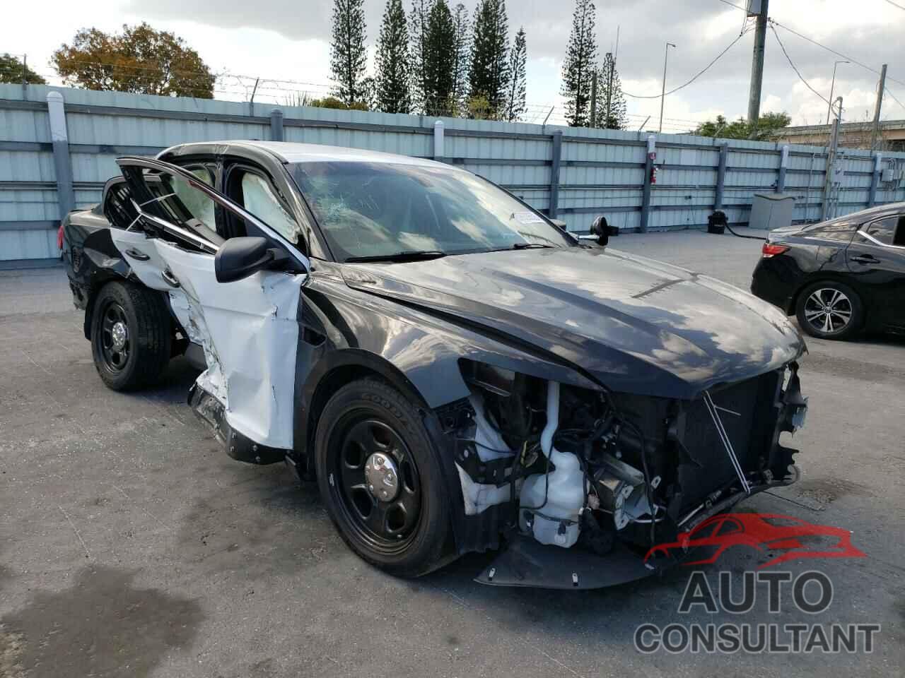 FORD TAURUS 2018 - 1FAHP2MK5JG104231