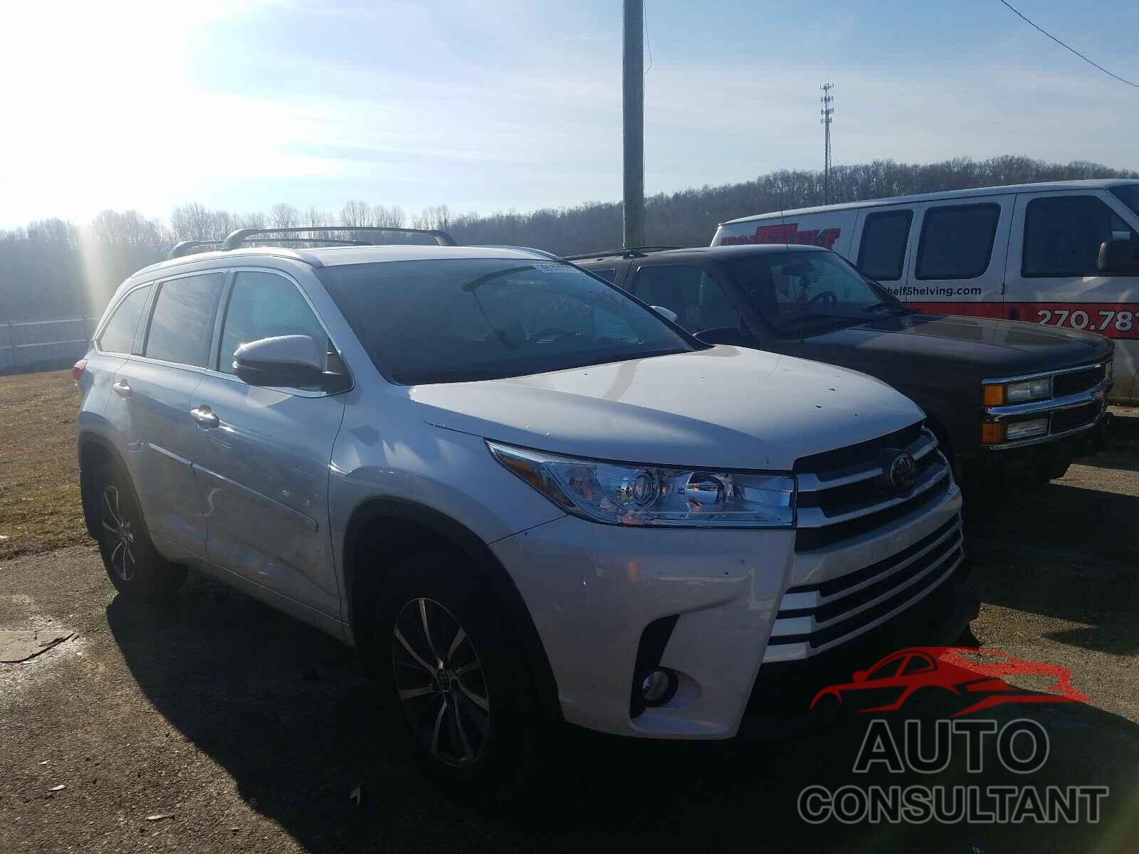 TOYOTA HIGHLANDER 2018 - 5TDJZRFH9JS808633