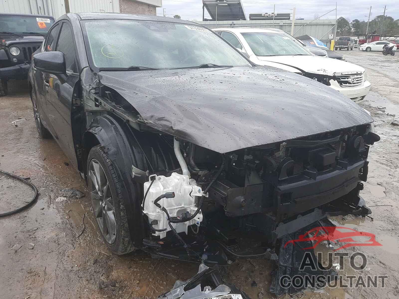 MAZDA 3 2018 - 3MZBN1V38JM192458