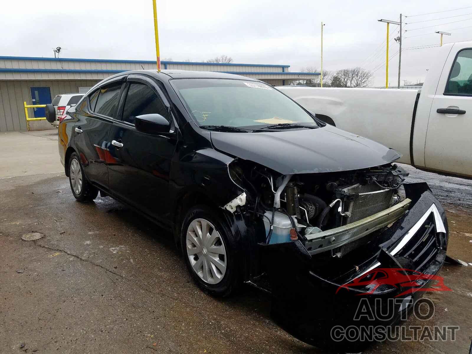 NISSAN VERSA 2017 - 3N1CN7AP0HL899771
