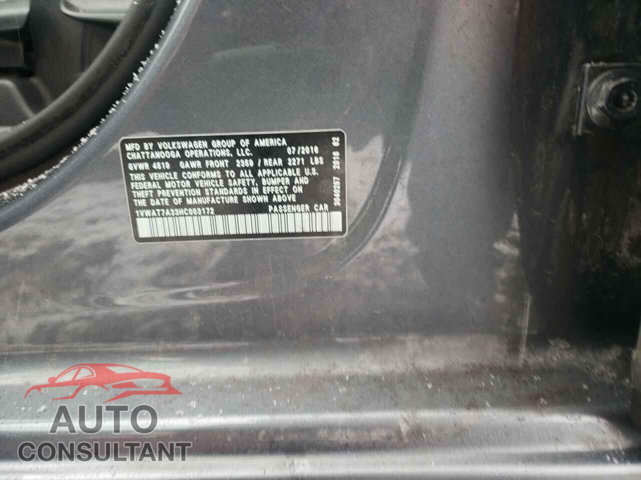 VOLKSWAGEN PASSAT 2017 - 1VWAT7A33HC003172