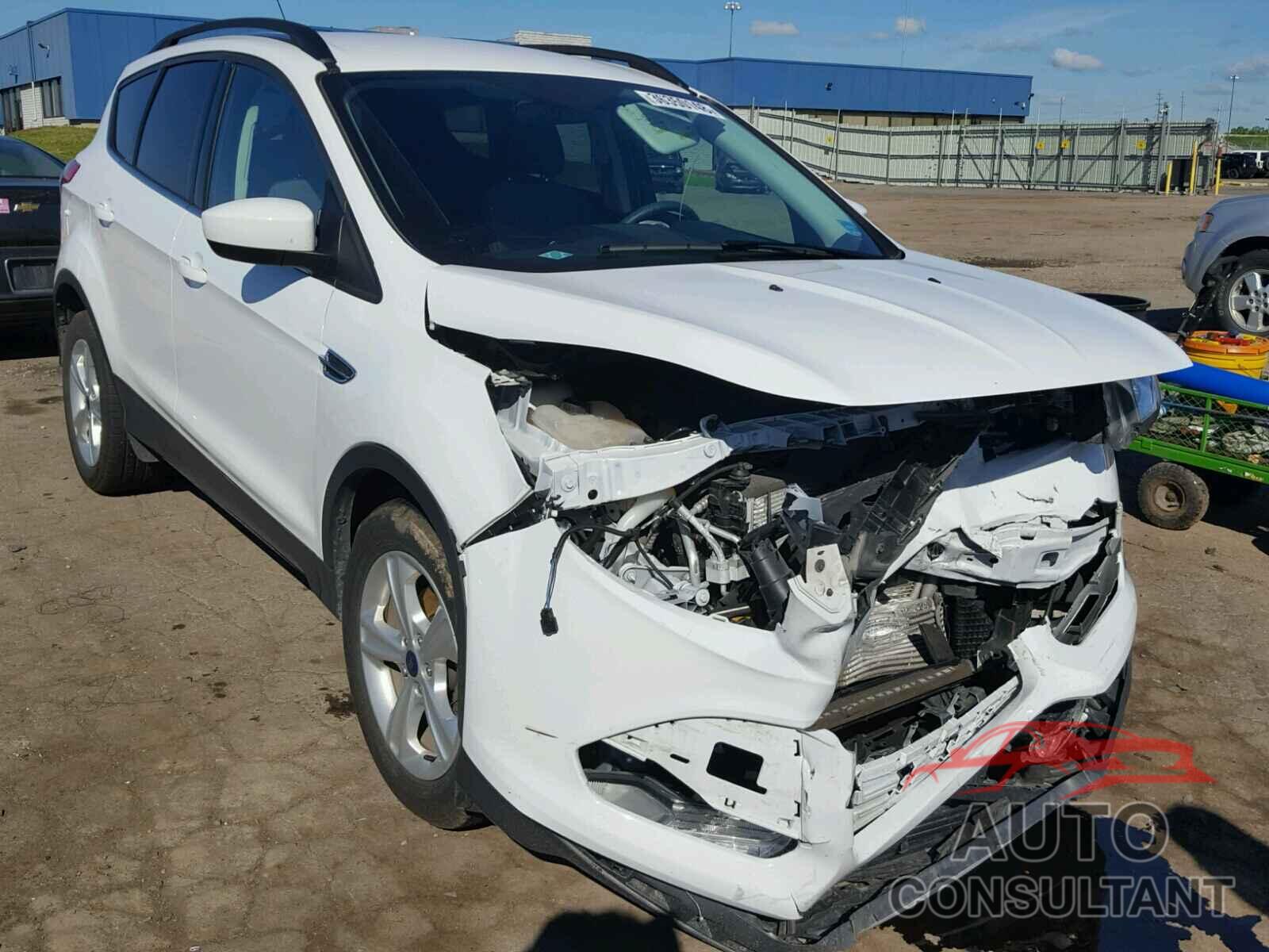 FORD ESCAPE 2015 - 1FMCU0GX0FUC77474