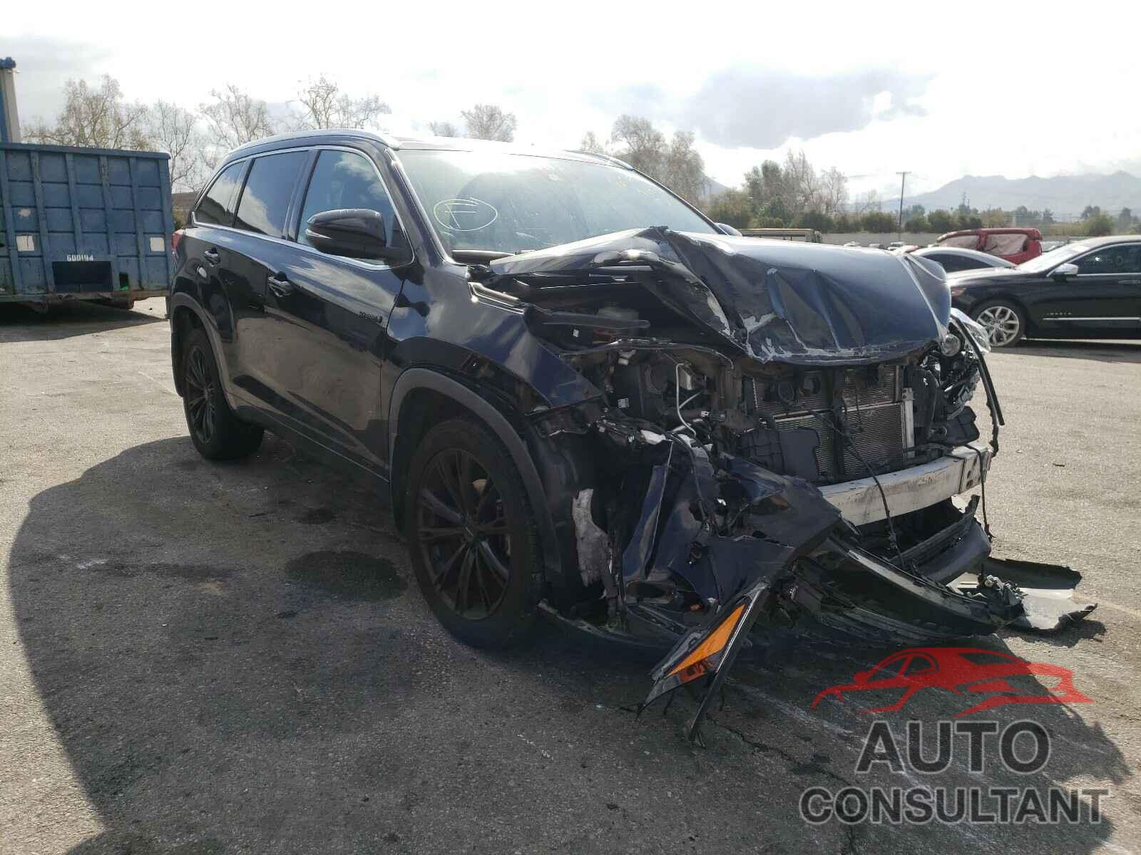 TOYOTA HIGHLANDER 2018 - 5TDDGRFHXJS042611