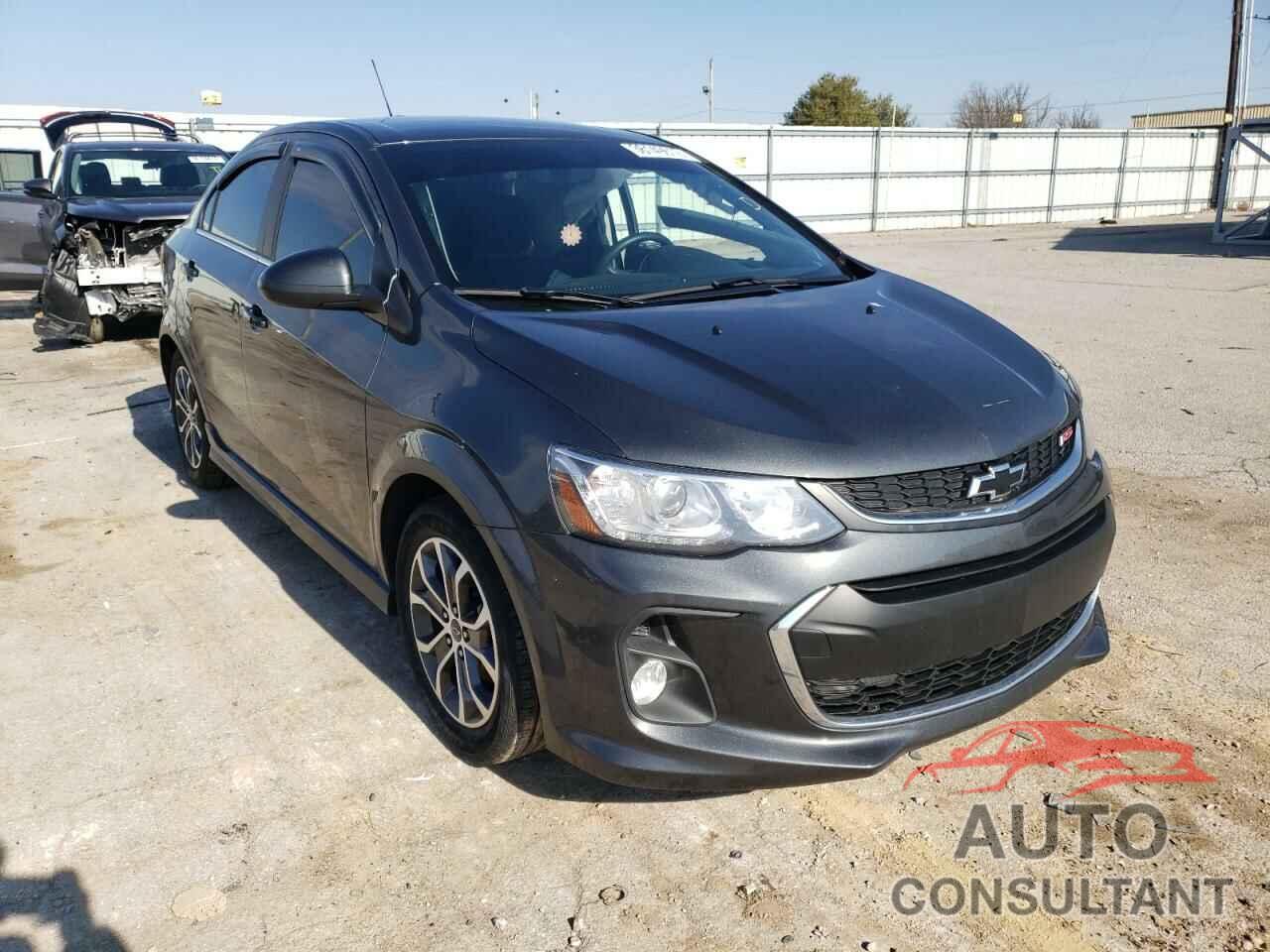 CHEVROLET SONIC 2018 - 1G1JD5SH3J4121973