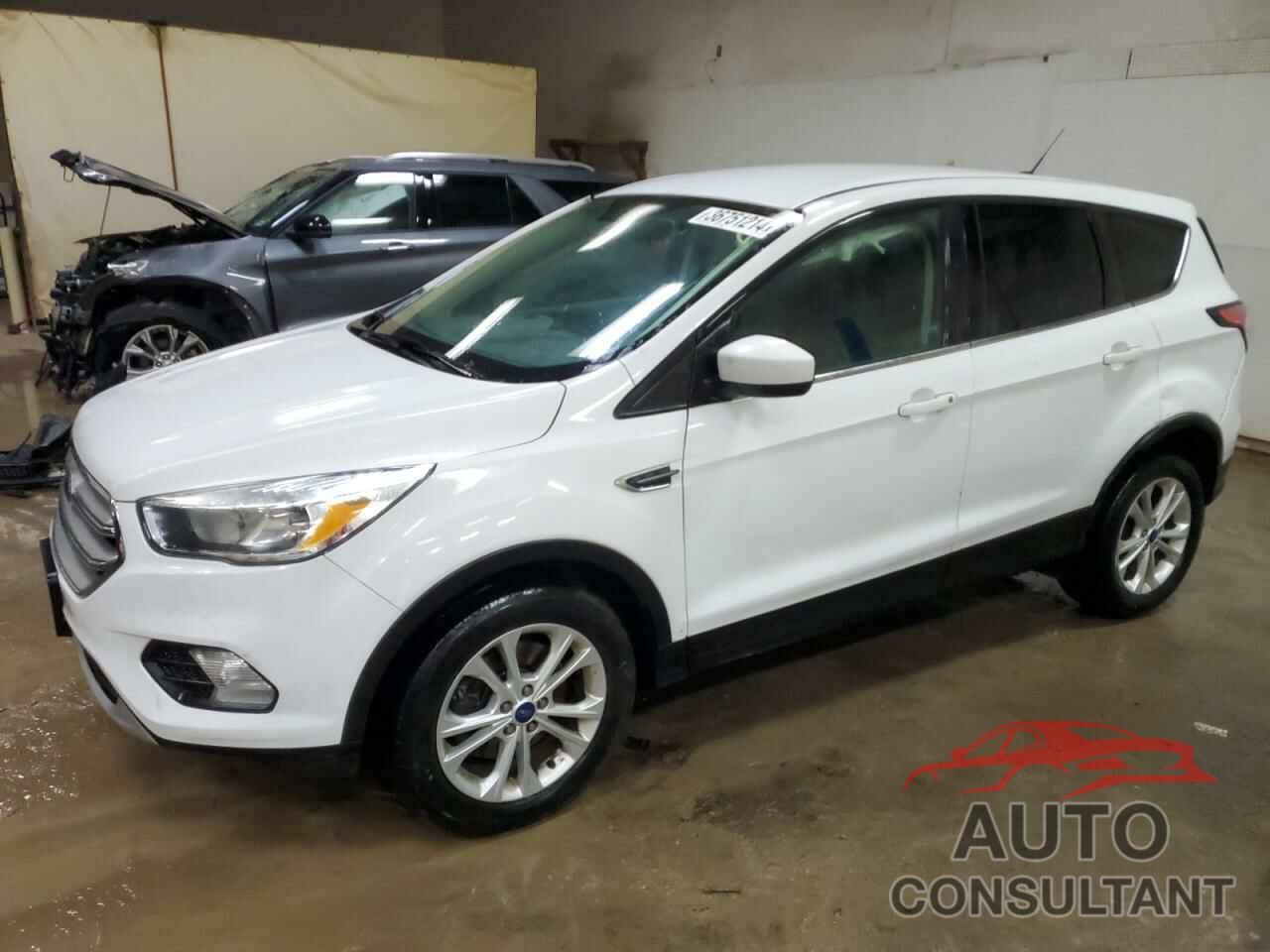 FORD ESCAPE 2017 - 1FMCU9GD8HUD78193