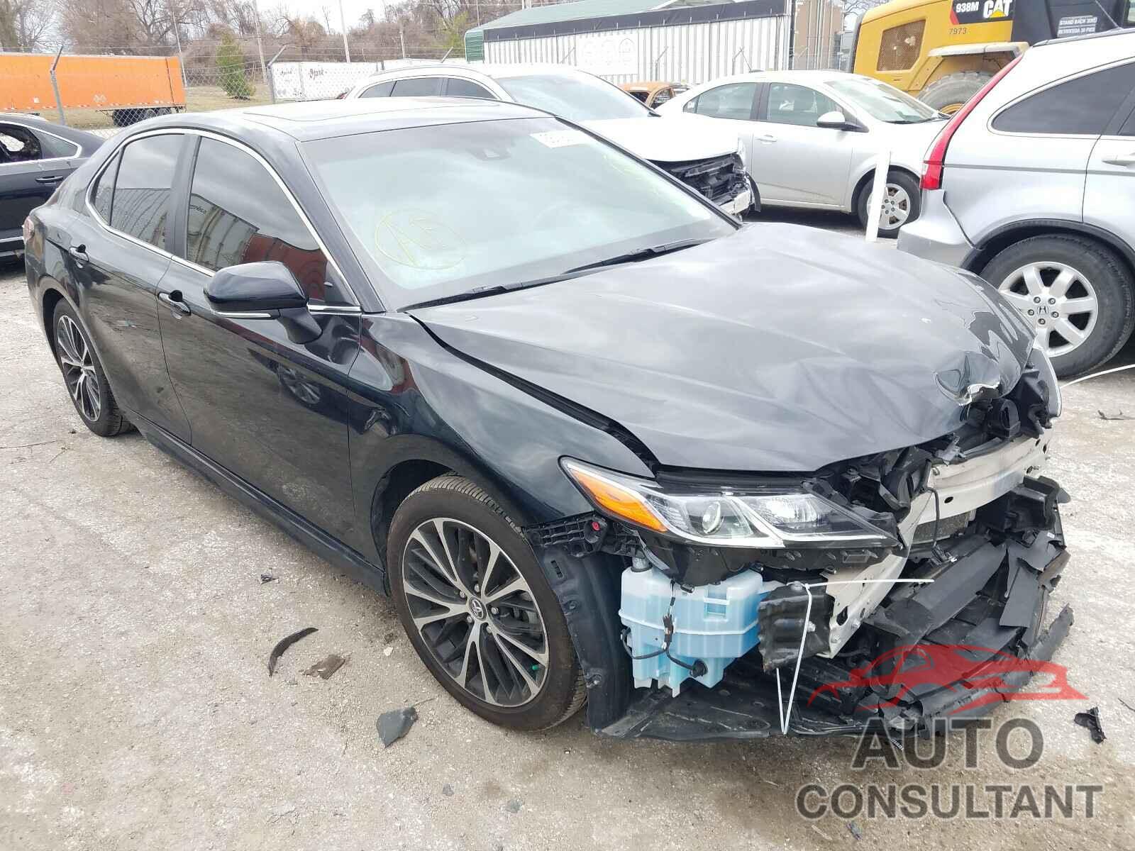 TOYOTA CAMRY 2018 - 4T1B11HK2JU637608
