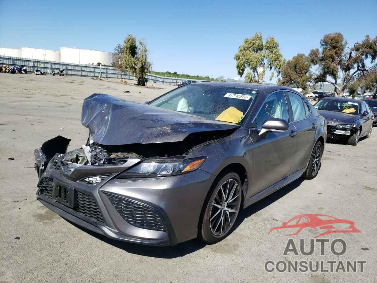 TOYOTA CAMRY 2022 - 4T1T11AK3NU625813