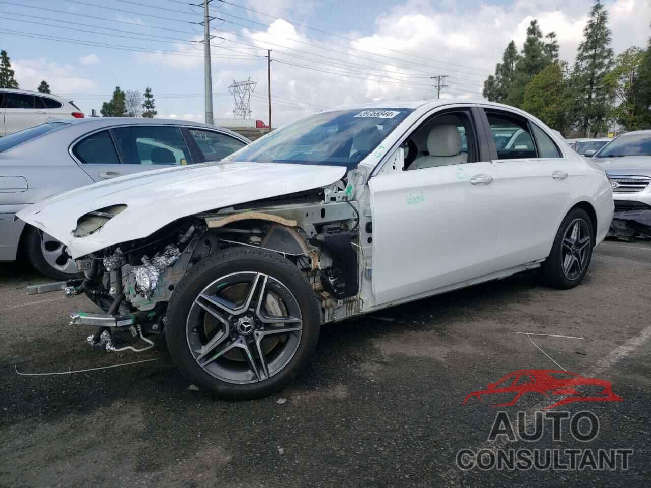 MERCEDES-BENZ E-CLASS 2022 - W1KZF8DBXNB009600