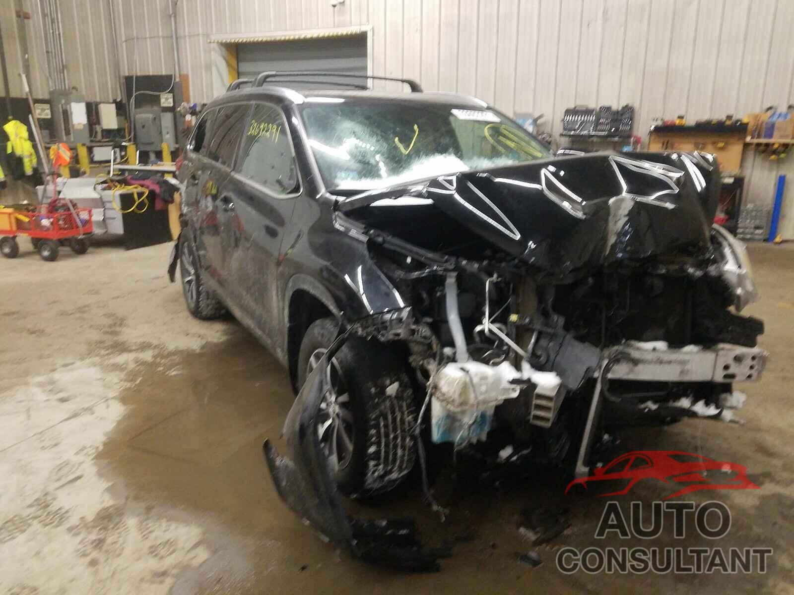 TOYOTA HIGHLANDER 2018 - 5TDJZRFH4JS525816