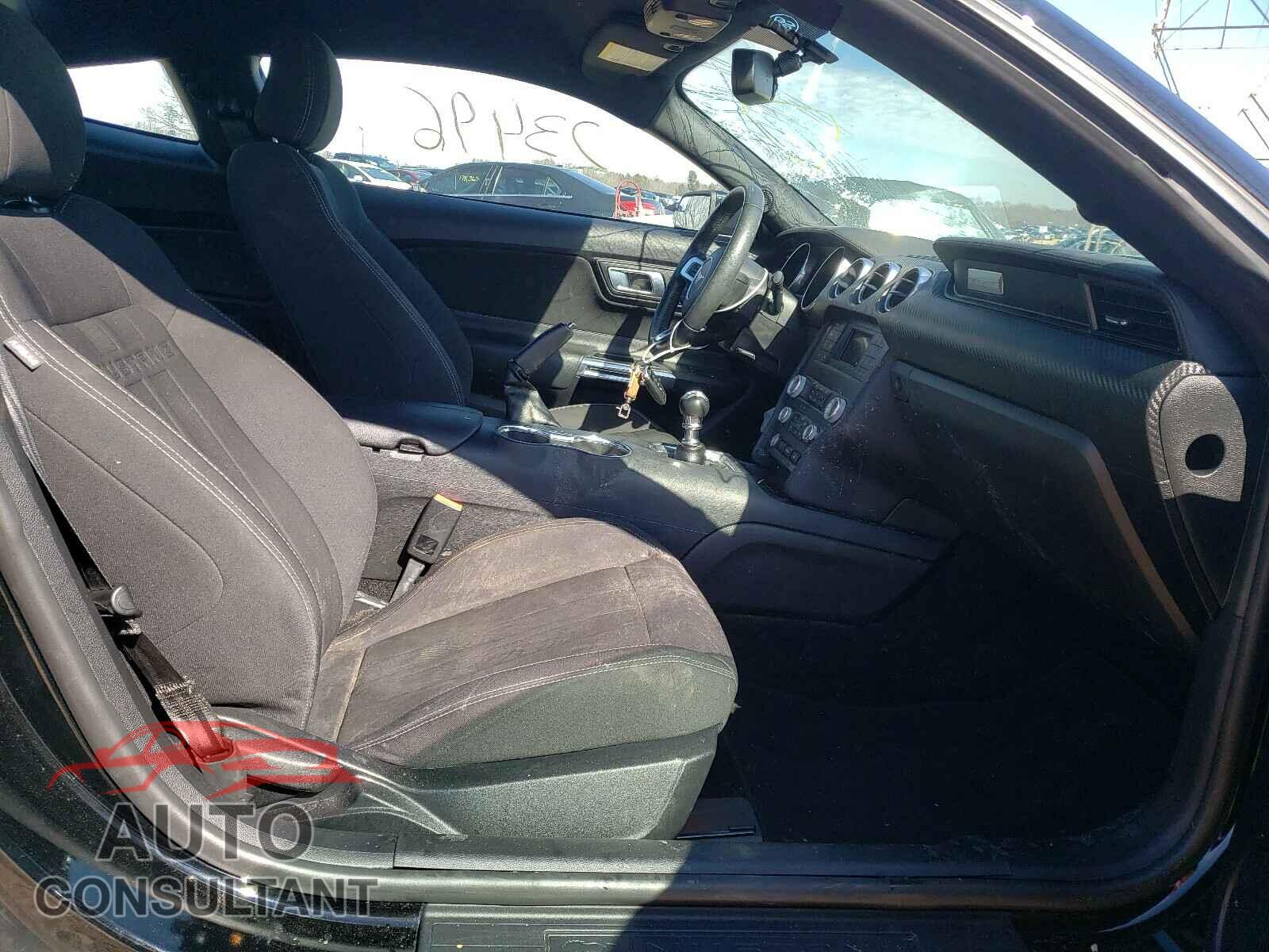 FORD MUSTANG 2019 - 1FA6P8TH5K5120071