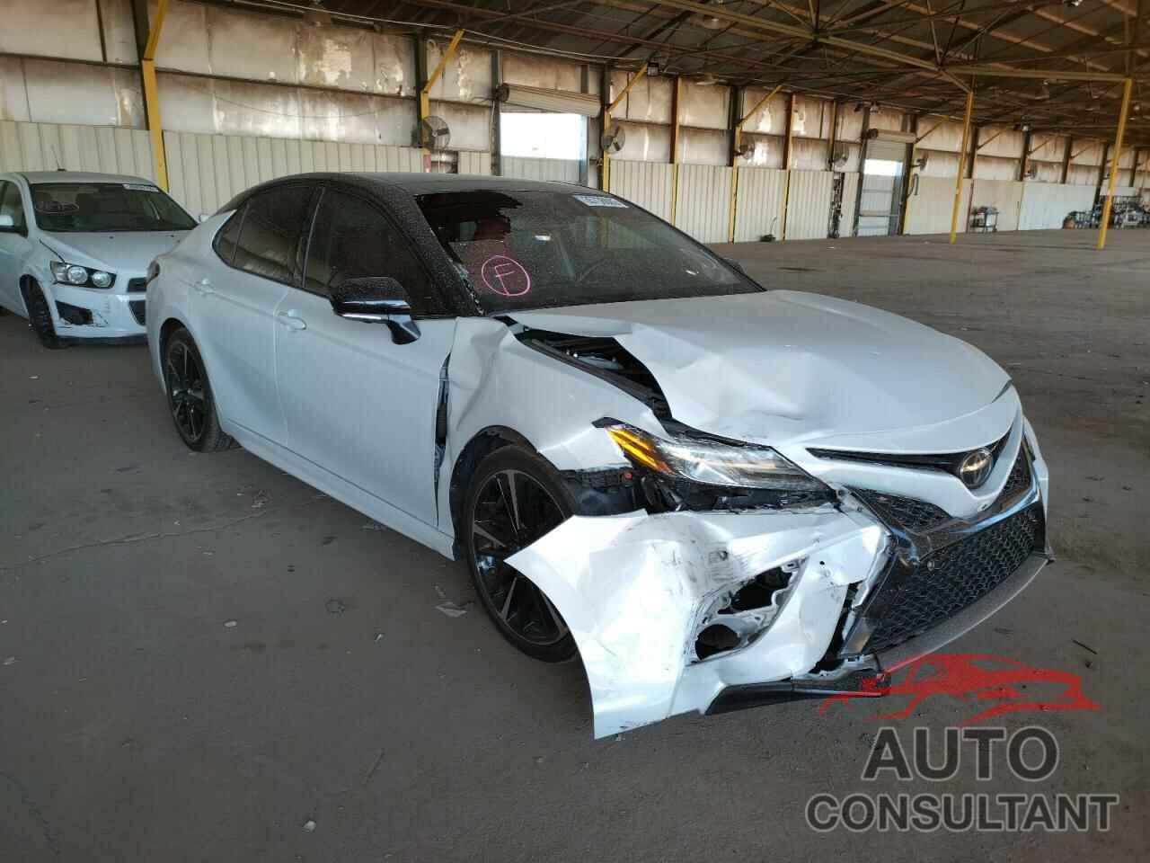 TOYOTA CAMRY 2018 - 4T1B61HK4JU090360