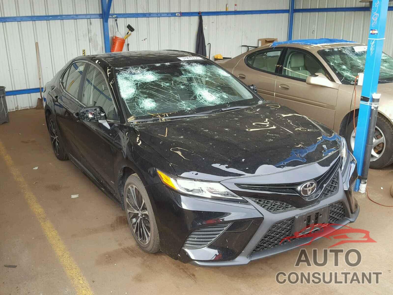 TOYOTA CAMRY 2018 - JTNB11HK4J3040465