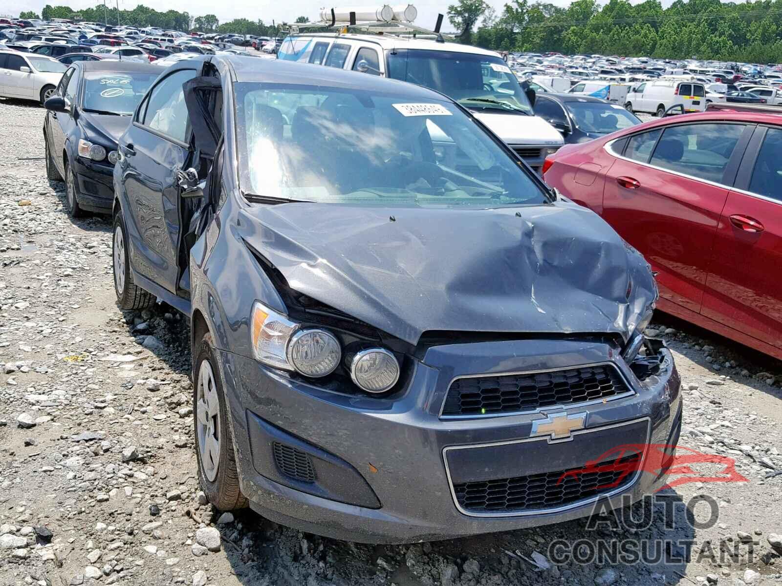 CHEVROLET SONIC 2016 - 1G1JB5SH0G4133254