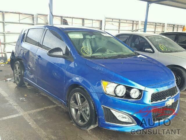 CHEVROLET SONIC 2016 - 1G1JG6SB9G4180947