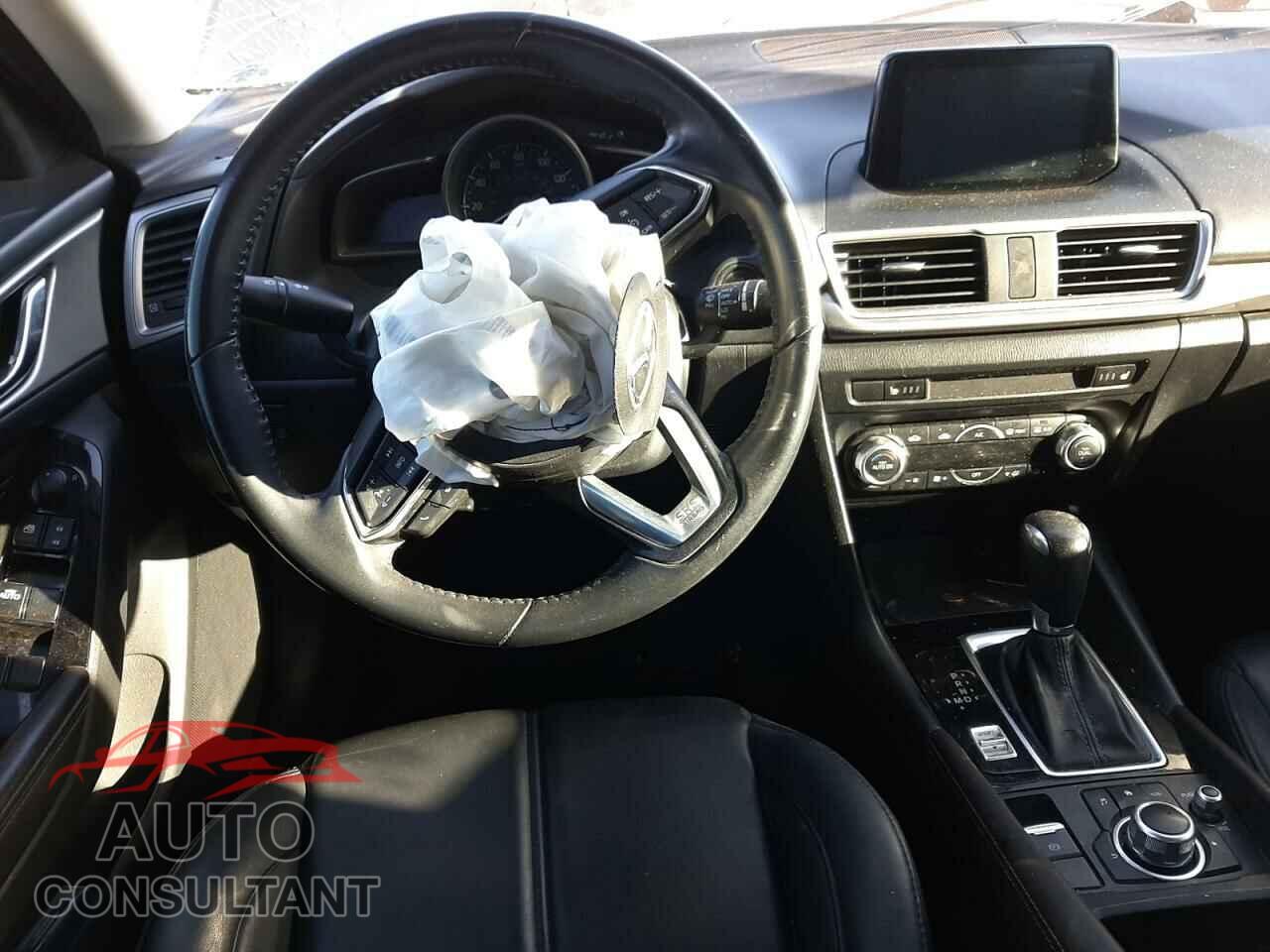 MAZDA 3 2018 - 3MZBN1V36JM272826