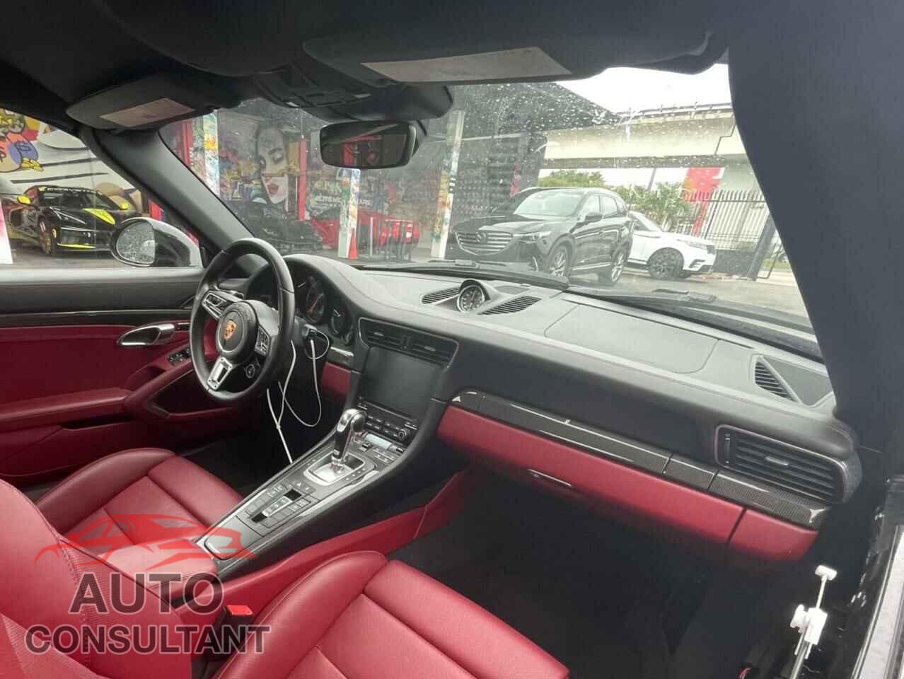 PORSCHE 911 2017 - WP0CD2A90HS178503