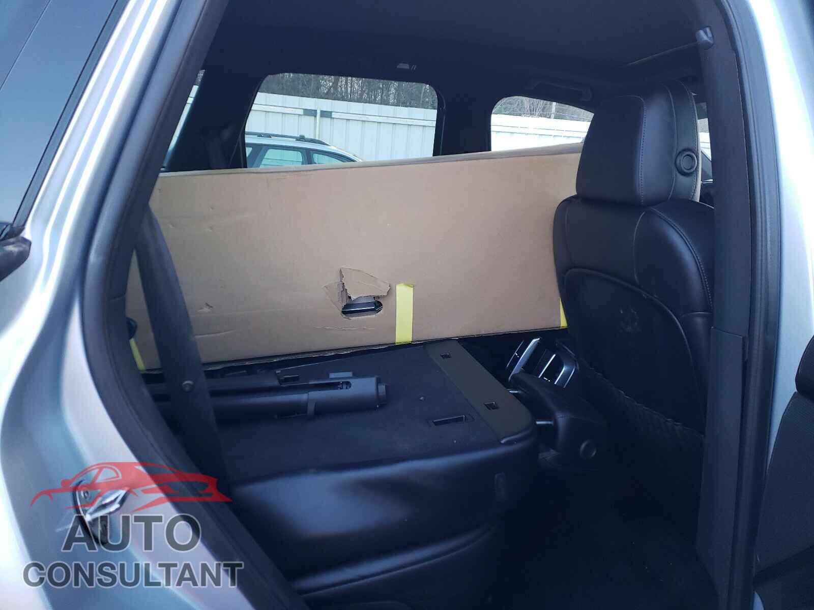 PORSCHE CAYENNE 2017 - WP1AE2A2XHLA69143