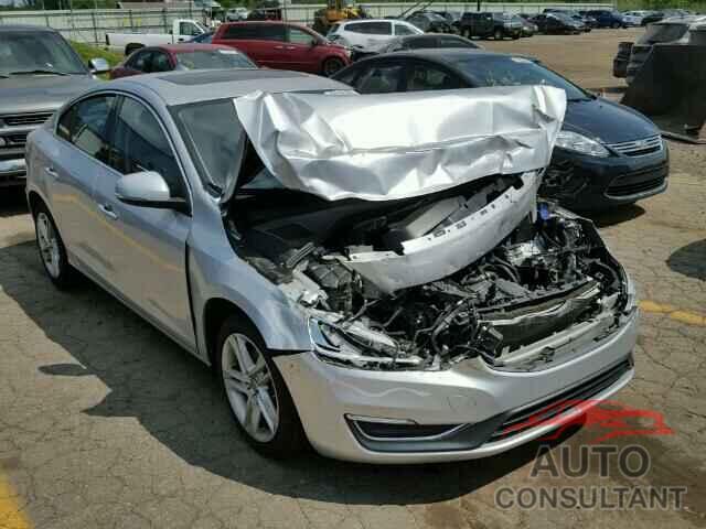 VOLVO S60 2015 - YV140MFB4F2301749