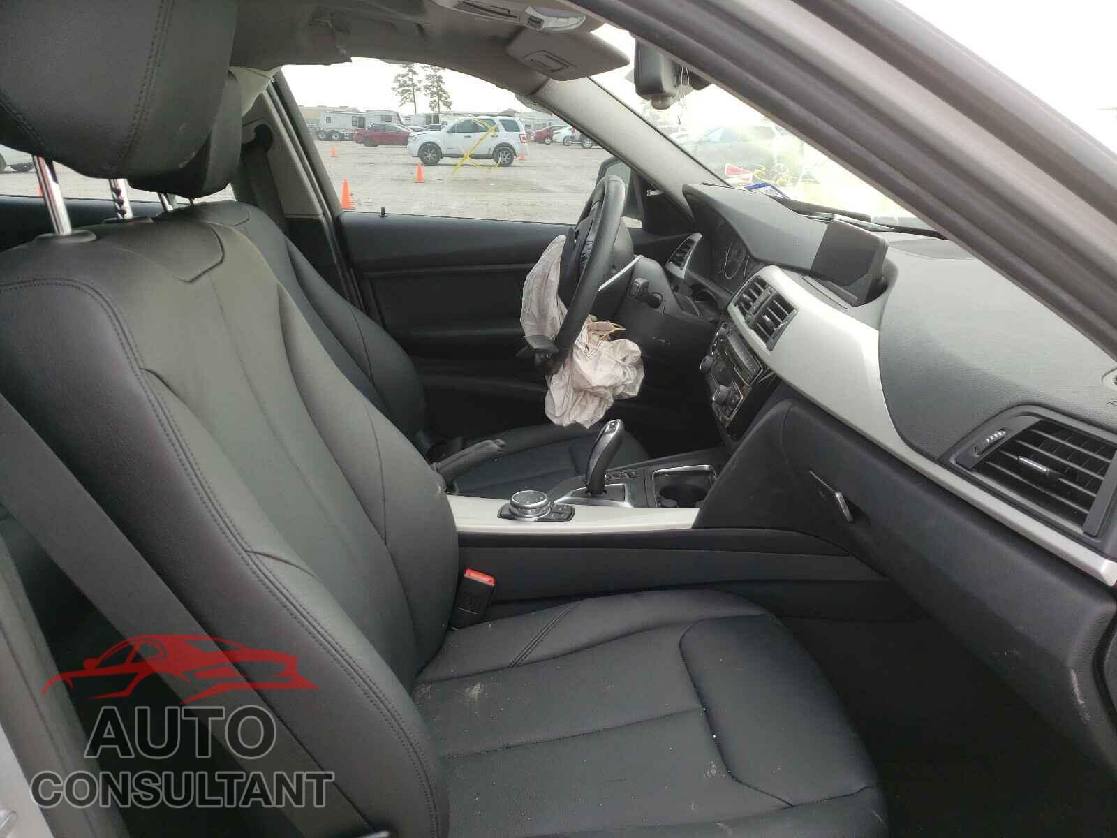 BMW 3 SERIES 2016 - WBA8E1G55GNU12355