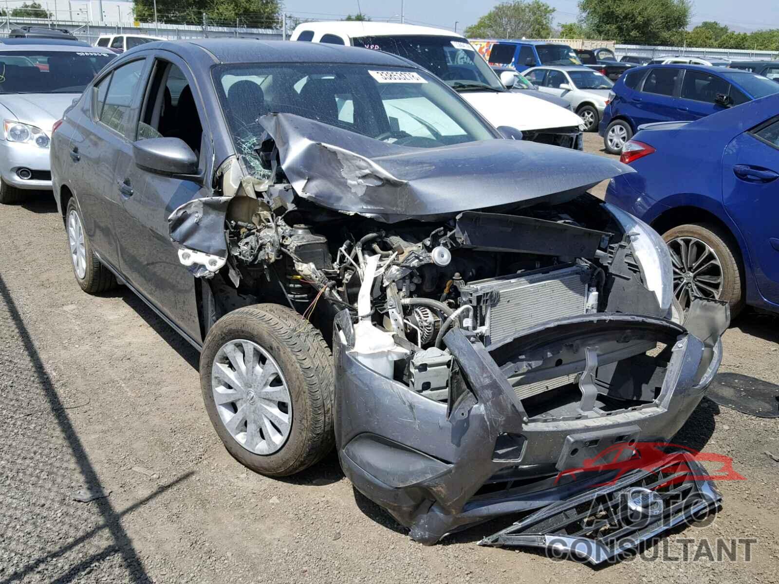 NISSAN VERSA 2018 - 3N1CN7AP0JL809105