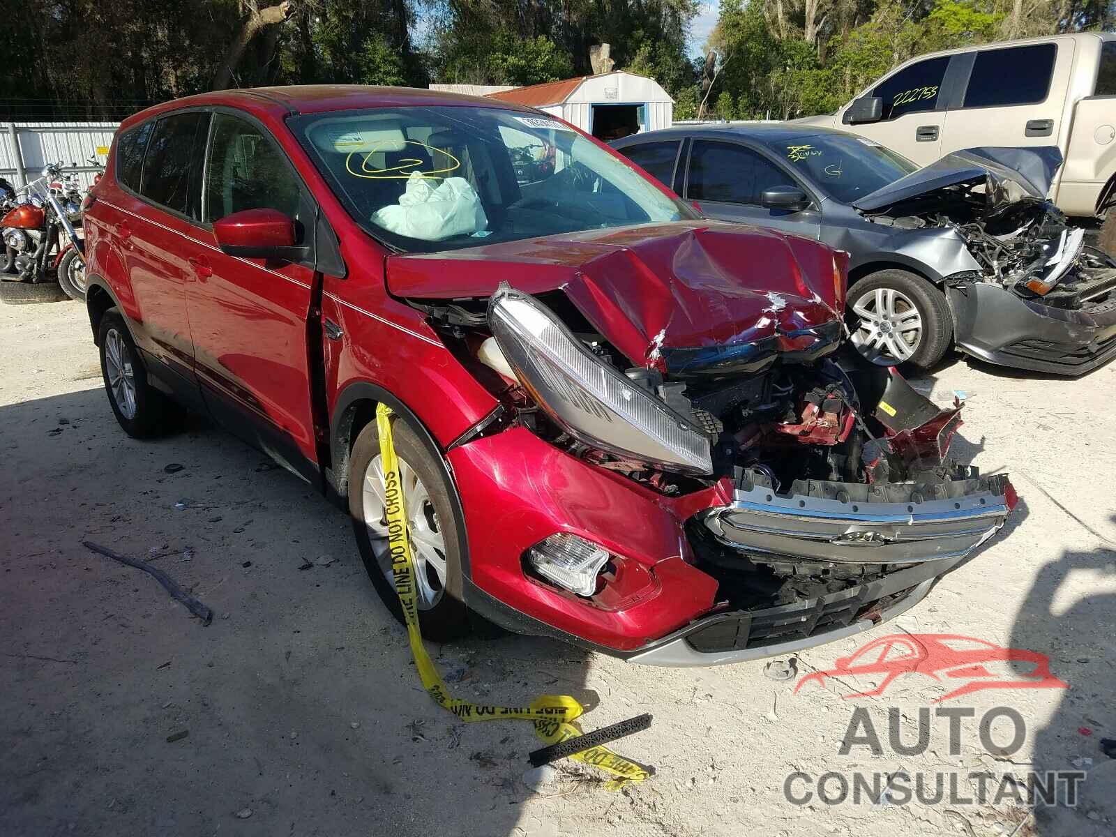 FORD ESCAPE 2017 - 1FMCU0GD3HUC60564