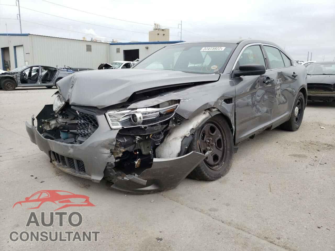 FORD TAURUS 2018 - 1FAHP2L82JG112616