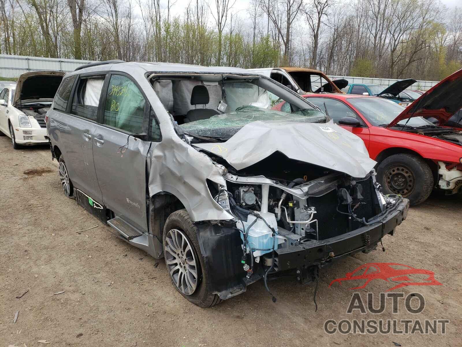 TOYOTA SIENNA 2018 - 5TDYZ3DC9JS946529