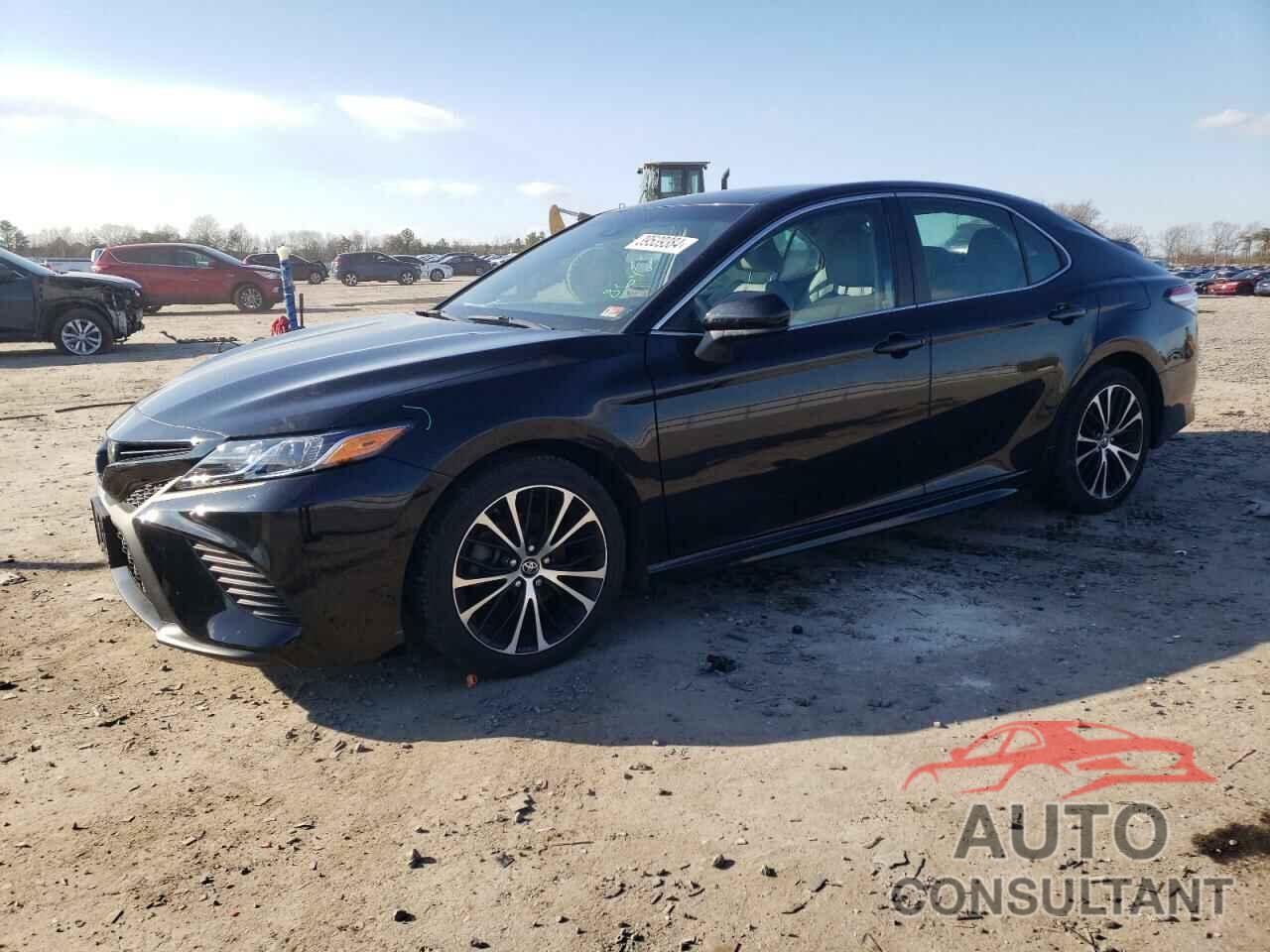 TOYOTA CAMRY 2018 - 4T1B11HK1JU588174