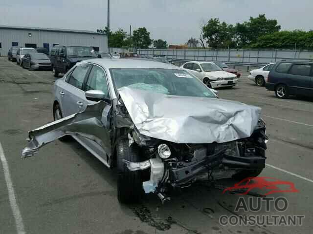 VOLKSWAGEN PASSAT 2015 - 1VWAT7A31FC115014