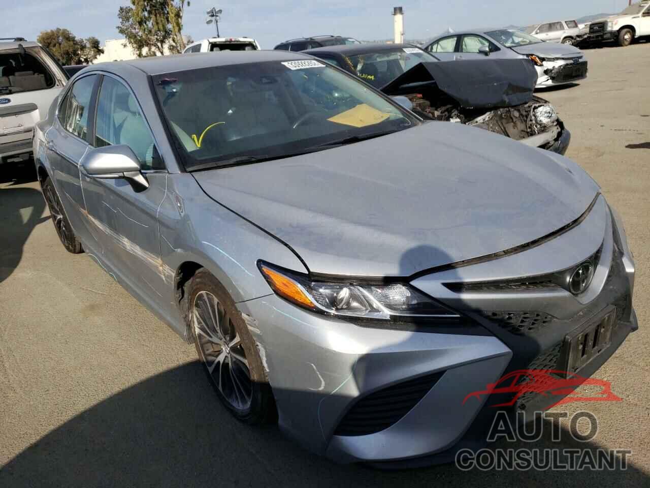 TOYOTA CAMRY 2018 - 4T1B11HK5JU533047