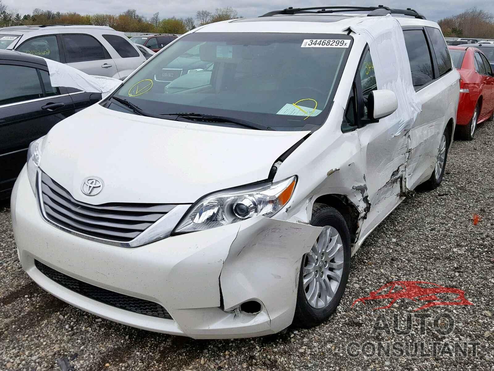 TOYOTA SIENNA XLE 2015 - 5TDYK3DC5FS575123