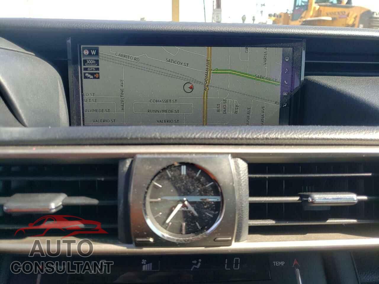 LEXUS IS 2017 - JTHBA1D27H5041939