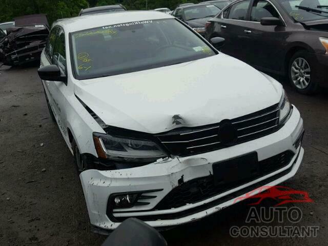 VOLKSWAGEN JETTA 2018 - 3VWDB7AJ4JM228848